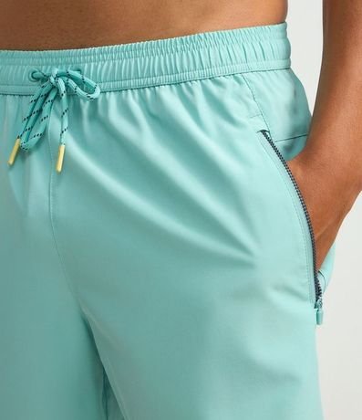 Bermuda Deportiva sin Estampado con Detalles de Colores 3