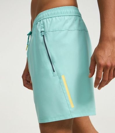 Bermuda Deportiva sin Estampado con Detalles de Colores 4