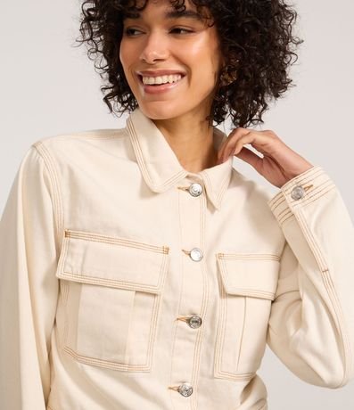 Campera en Sarga con Bolsillos y Pespuntos Contrastantes 3