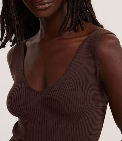 Blusa Musculosa en Punto con Escote en V 3