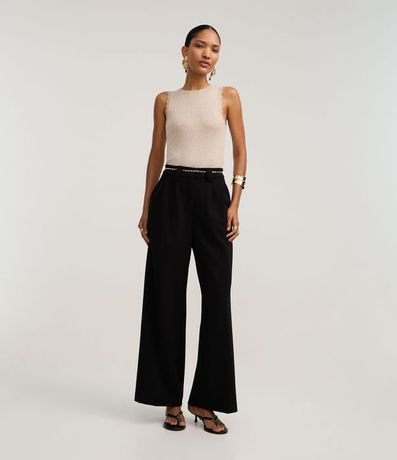 Blusa en Punto con Hilos Metalizados y Relevos en el Cuello 2