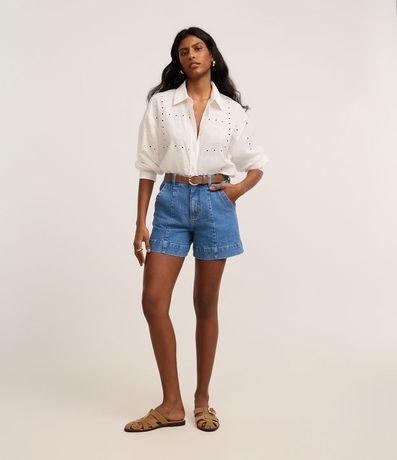 Short Regular en Jeans con Pespunte Contrastante y Bolsillo Cuchillo