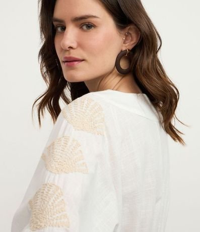 Salida de Playa Vestido Corto con Bordado de Caracoles y Cutout Lateral 3