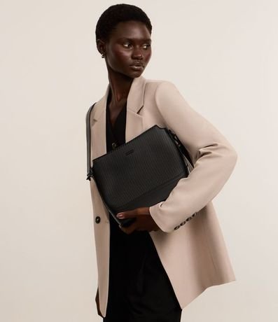 Bolsillo Postman Mediana con Textura Embossed y Detalle de Rayas