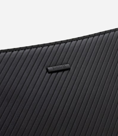 Bolsillo Postman Mediana con Textura Embossed y Detalle de Rayas 5