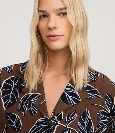 Camisa en Viscosa con Cuello Polo y Estampa Follaje 3