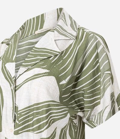 Camisa en Viscosa con Cuello Polo y Estampa Follaje 7