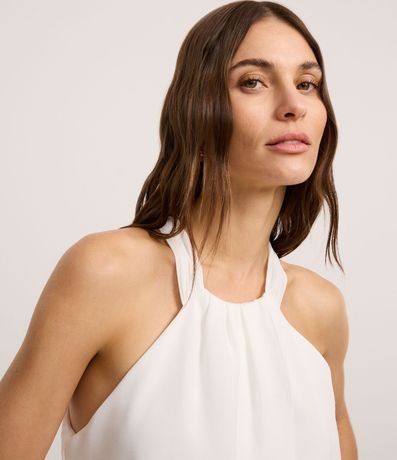 Mono en Crepé con Cuello Halter y Superposición Fruncida 3
