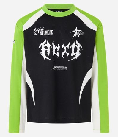 Remera Boxy con Estampa Localizada y Detalles Contrastantes 8