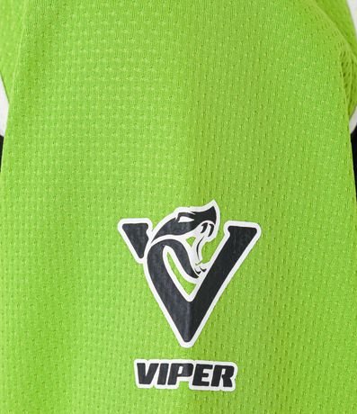 Remera Boxy con Estampa Localizada y Detalles Contrastantes 11