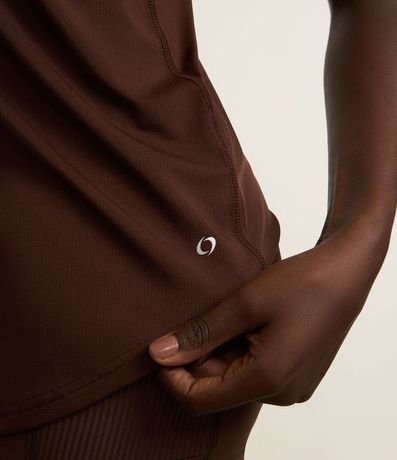 Musculosa Deportiva en Microfibra con Breteles Finos 4