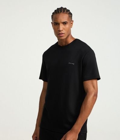 Remera Deportiva en Tecnologia Dry con Lettering