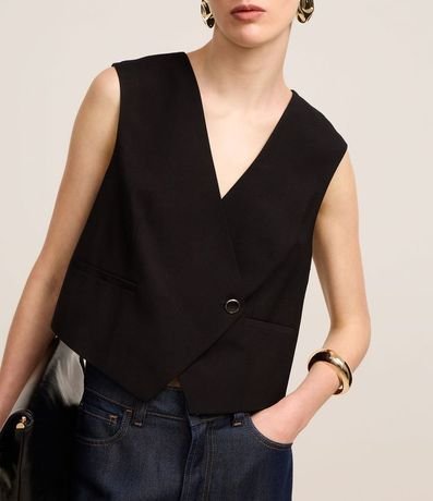 Chaleco Alfaiatado en Viscosa con Escote V Traspasado 4