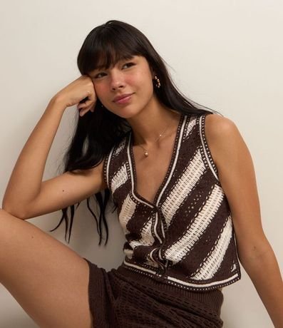 Chaleco Regular en Punto con Rayas Diagonales y Puntos Abertos