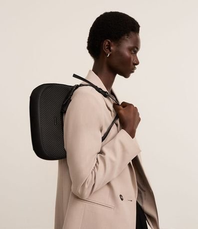 Cartera Baguette en PU con Textura Embossed