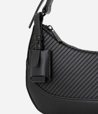 Cartera Baguette en PU con Textura Embossed 7