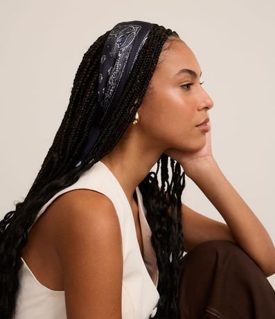 Pañuelo Rectangular en Satén con Estampa Paisley