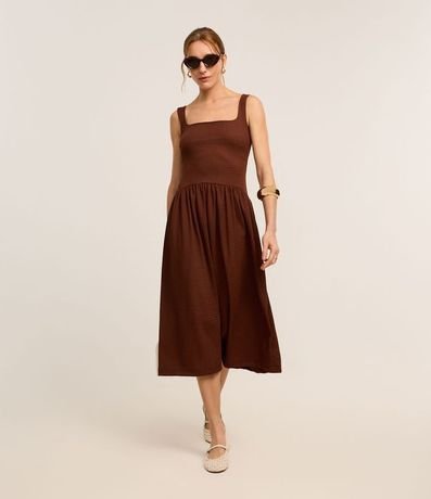 Vestido Recto Midi Texturizado con Escote Cuadrado