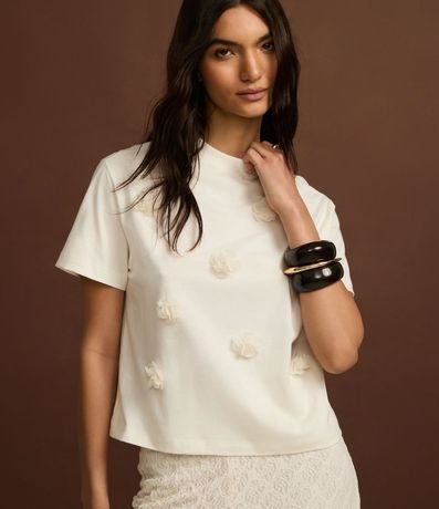 Blusa en Algodón con Flores de Organza Aplicadas 9