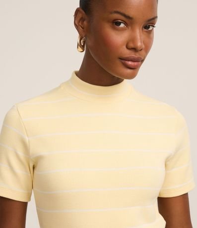 Blusa en Rib con Cuello Mediano y Estampa Rayada 4
