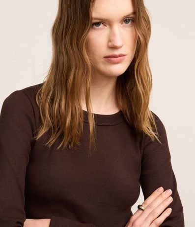 Blusa Básica Acanalada en Rib con Cuello Redondo 3