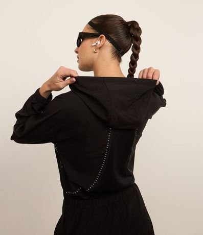 Campera Deportiva Cropped con Detalle Reflectante 5