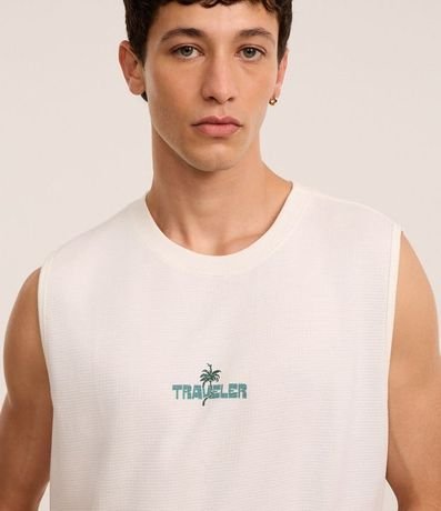 Musculosa Comfort en Algodón con Textura y Estampa Lettering Palmeras 4