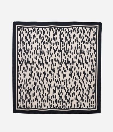 Pañuelo Cuadrado en Satén con Estampa de Manchitas 2