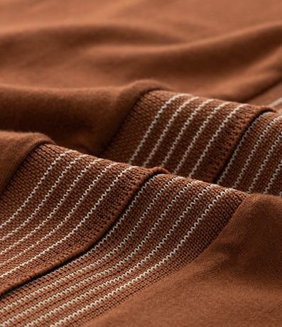 Blusa en Viscocrepe con Escote V en Retilínea Curve & Plus Size 6