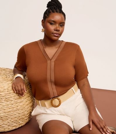 Blusa en Viscocrepe con Escote V en Retilínea Curve & Plus Size