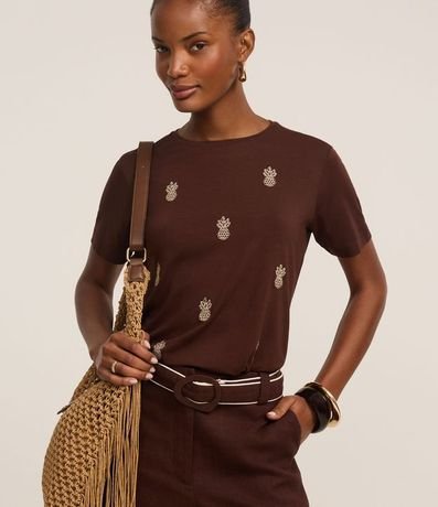 Blusa en Viscosa con Bordados de Piñas