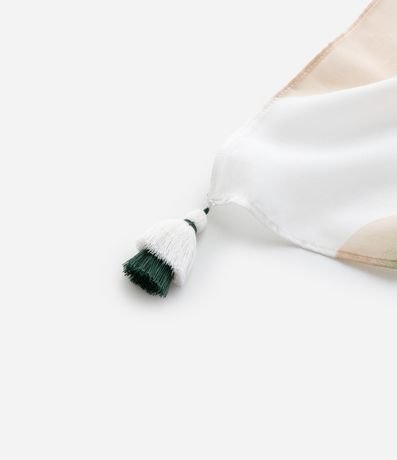 Canga Rectangular en Chiffon con Estampa de Follaje de Buriti y Borla 4