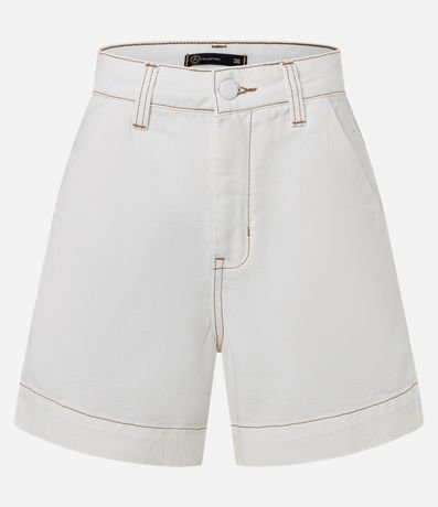 Short Mom Sastrería en Sarga con Botón Forrado y Costuras Contrastantes 5