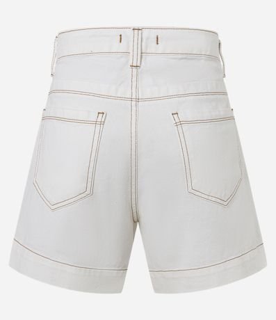 Short Mom Sastrería en Sarga con Botón Forrado y Costuras Contrastantes 6