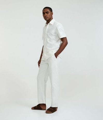 Camisa Comfort en Algodón con Estampa Bordada de Flores 2