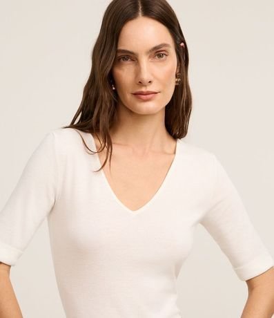 Blusa en Rib con Escote V y Manga Dobrada 4