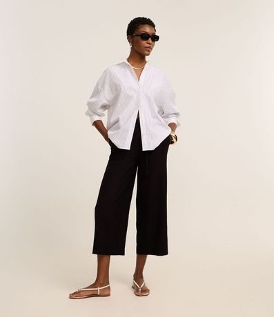 Pantalón Pantacourt con Corte Sastre y Lazo