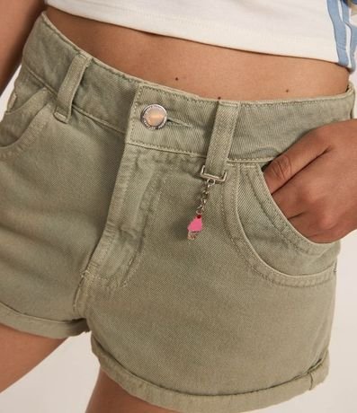 Short en Sarga con Recorte en el Bolsillo y Colgante de Helado 4