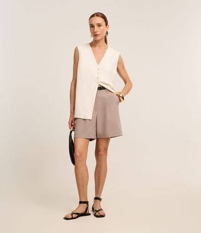 Short Sastre con Pliegues y Cinturón Fino de PU 1