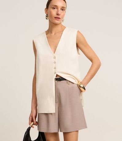 Short Sastre con Pliegues y Cinturón Fino de PU 2