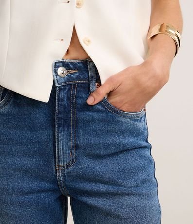 Pantalón Recto Comfort Cintura Alta en Jeans con Bolsillos 4