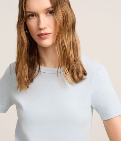 Blusa Básica Ajustada en Rib con Cuello Redondo 3