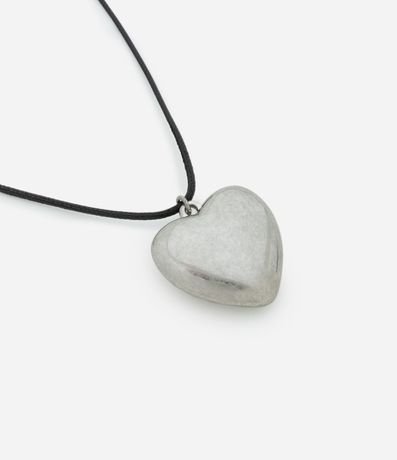 Collar Corto con Cordón Encerrado y Colgante de Corazón Escovado 2