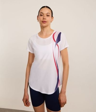 Remera Deportiva en Microfibra Texturizada con Estampa Ondulada