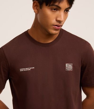 Remera Comfort en Algodón con Estampa de Montaña y Lettering 5