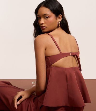 Blusa sin Manga en Sastre con Escote v y Detalle Peplum 3