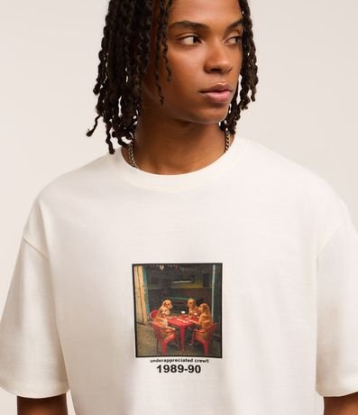 Remera Boxy en Algodón Estampa de Cachorros en el Boteco y Lettering 4