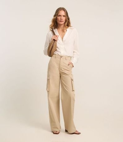 Pantalón Wide Leg Sastre en Sarga con Bolsillo Cargo