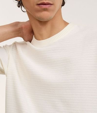 Remera Texturizada con Algodón y Cuello Redondo 3