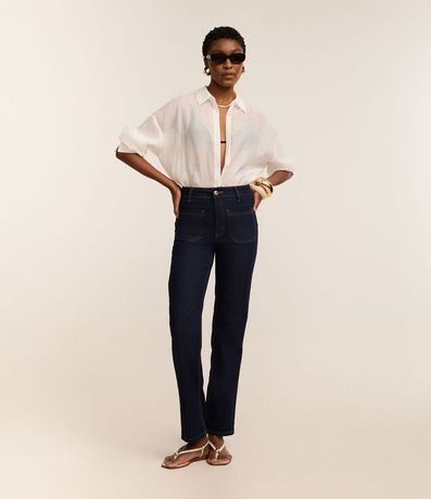 Pantalón Recto en Jeans con Cintura Mediana y Bolsillos Delanteros